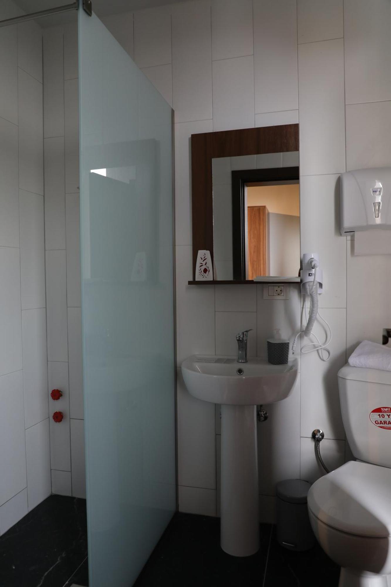 Hotel Hiserra بريزرن المظهر الخارجي الصورة