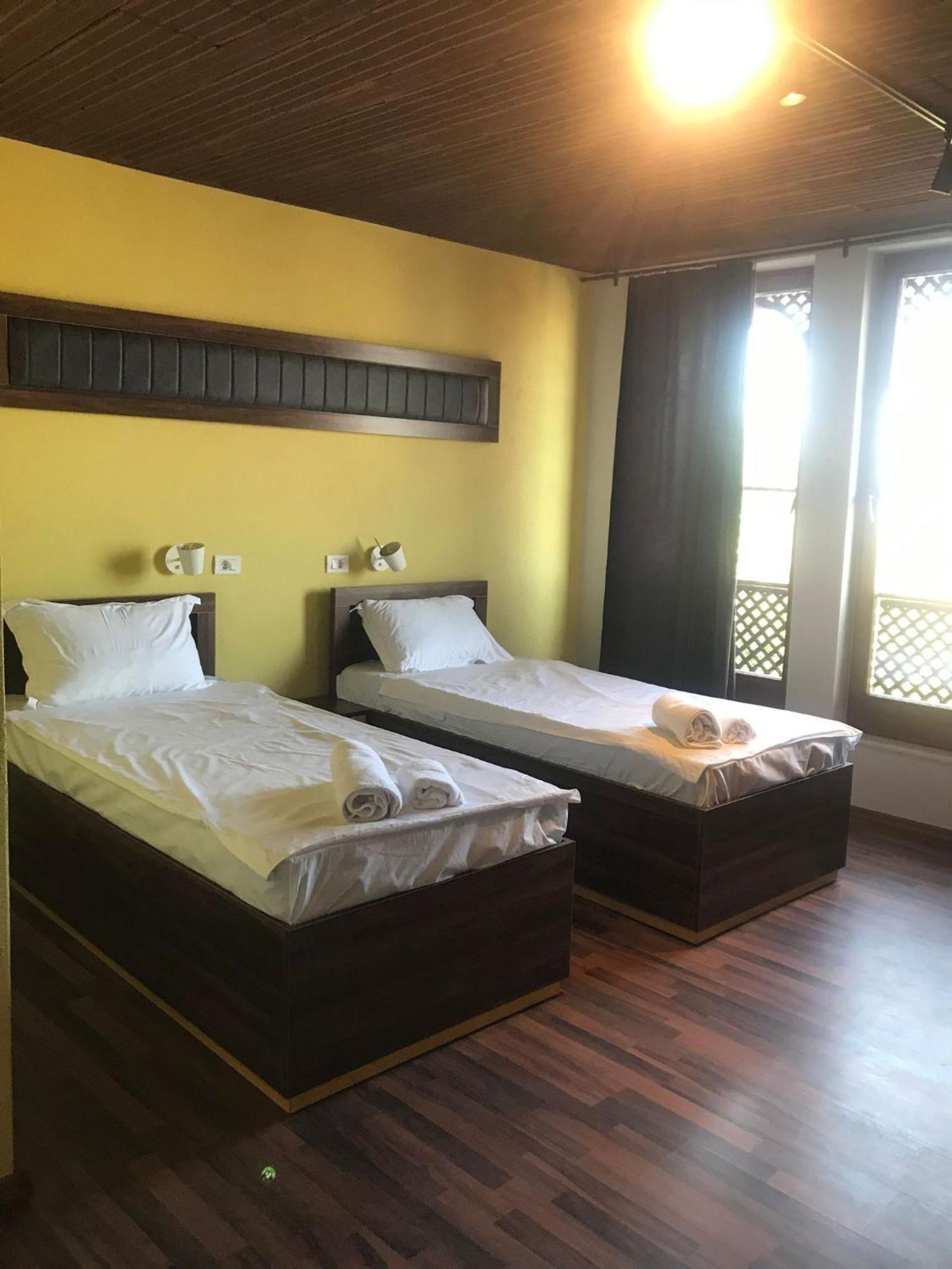 Hotel Hiserra بريزرن المظهر الخارجي الصورة